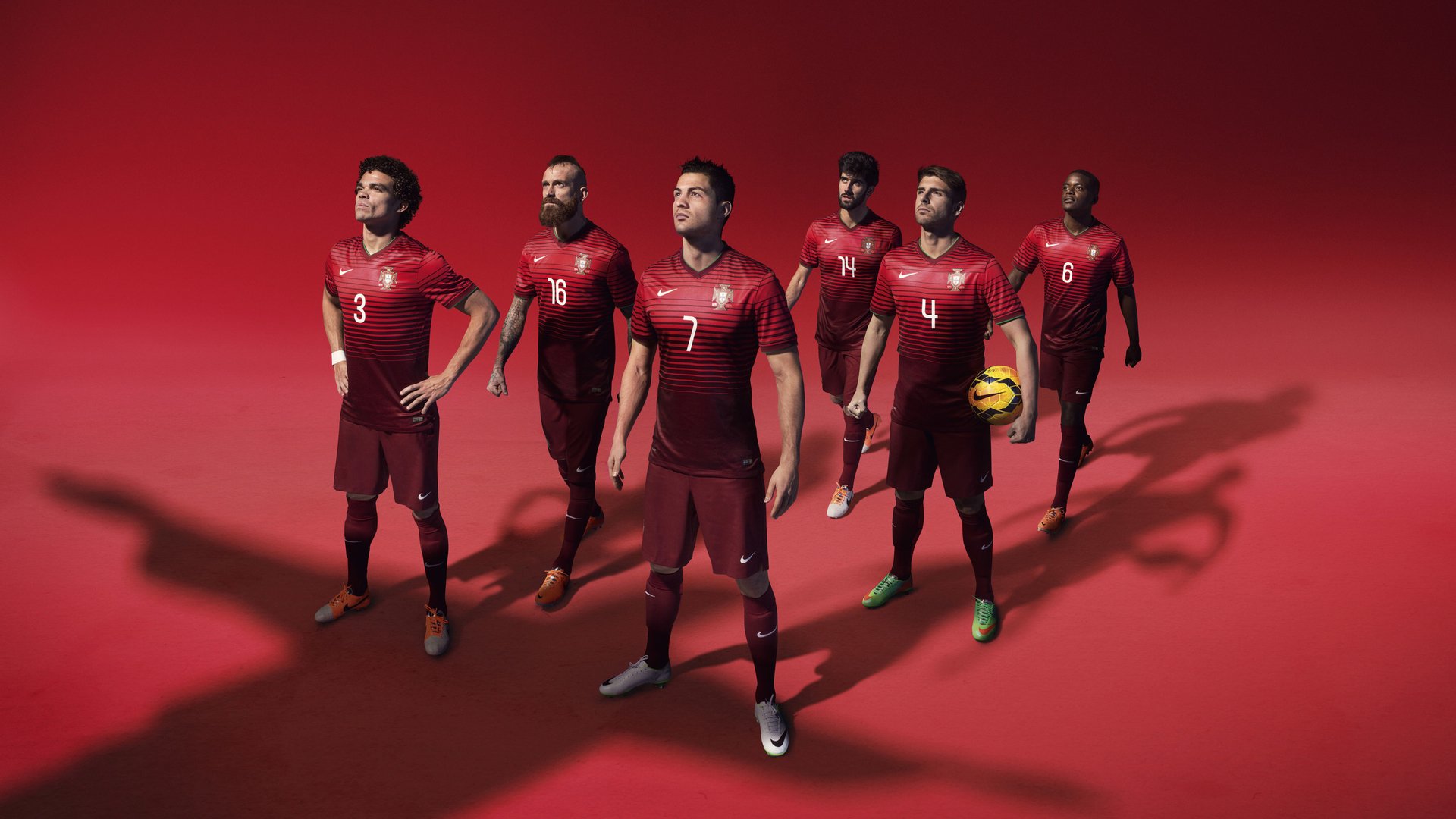 乐鱼体育app-中前场三角结构形成技术碾压，前场中场后场